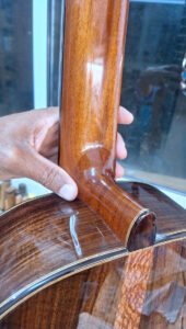 Violão restaurado